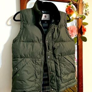 Southern Proper puff vest
